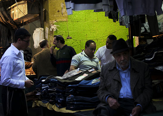 24 hours in pictures: Jerusalem: Israelis shop in the market