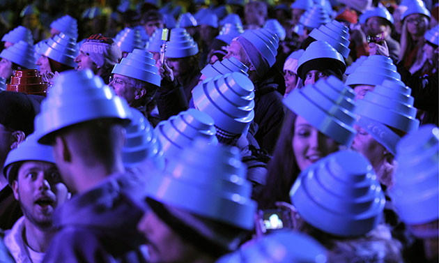 24 hours in pictures: Whistler, Canada: Fans wear blue hats