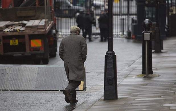 politics: Charlie Whelan leaves Downing St 