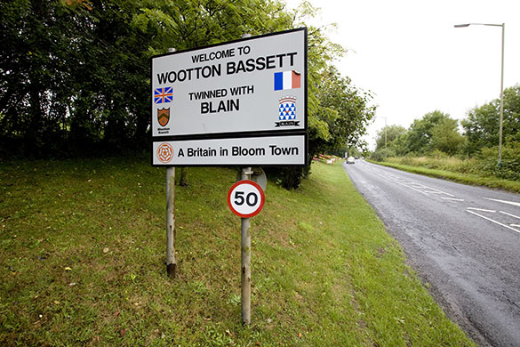 Wootton Bassett: Town sign for Wootton Bassett, Wiltshire