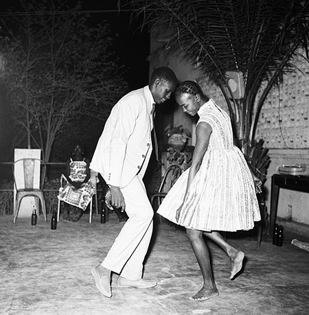 Malick Sidibé Gallery: Nuit de Noël, 1963