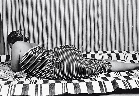 Malick Sidibé Gallery: View From Behind, 2001