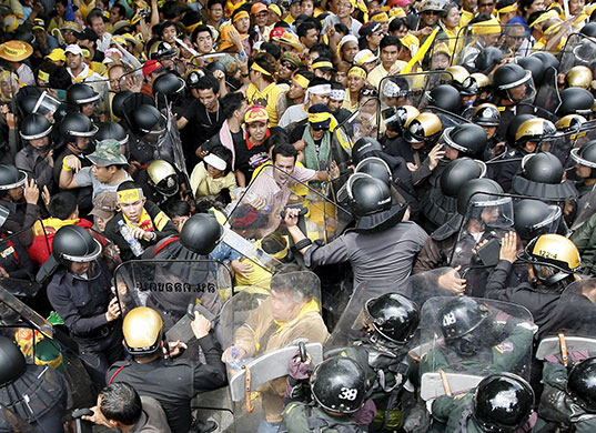 Thaksin Shinawatra: 20 June 2008: Anti government protestors