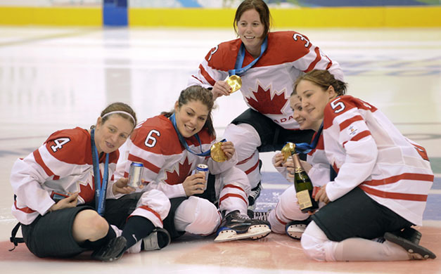 Canadian-ice-hockey-team-004.jpg