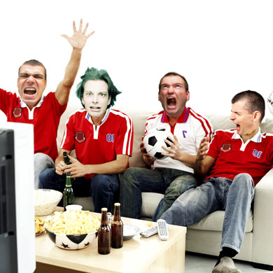 江城足球网 看球喝啤酒观3D,一样不能少 【12