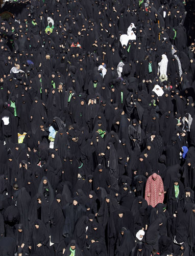 Eyewitness: Karbala, Iraq: Shiite Muslim women attend the festival of Arbaeen
