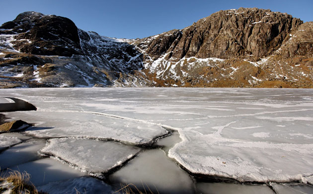 week in wildlife: The Lake District's Stickle Tarn is Frozen