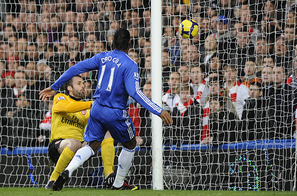 Chelsea v Arsenal: Drogba scores the 1st goal