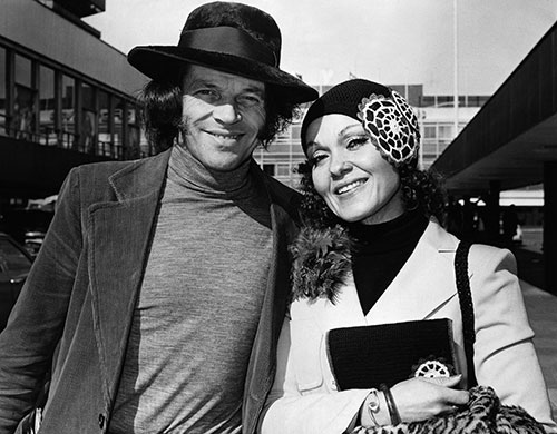 John Dankworth: 1974: Cleo Laine and John Dankworth at Heathrow Airport, London