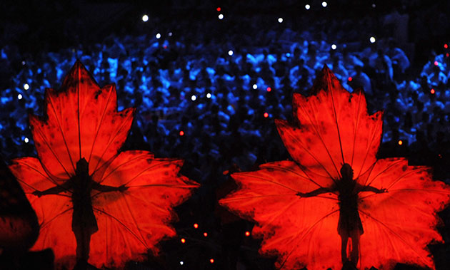Olympics : Dancers during the closing ceremony