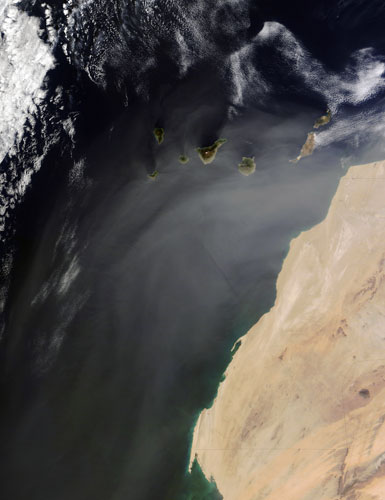Satellite Eye on Earth: Saharan dust storm skirted the Canary Islands