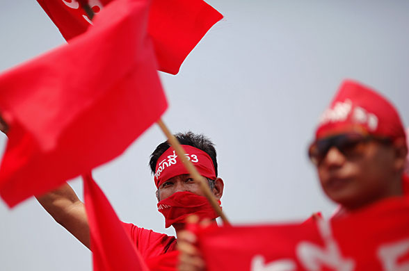 pro thaksin demonstration: Anti-government protesters in Bangkok