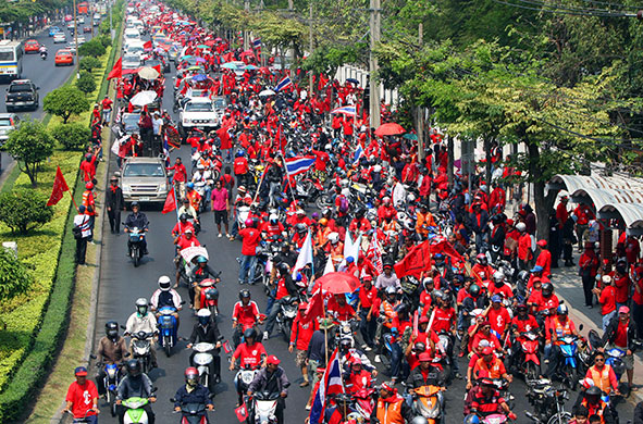pro thaksin demonstration: Supporters of Thaksin Shinawatra in Bangkok to protest the government