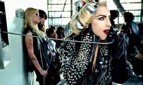 Lady Gaga Telephone 5 And just before the third minute finally the song