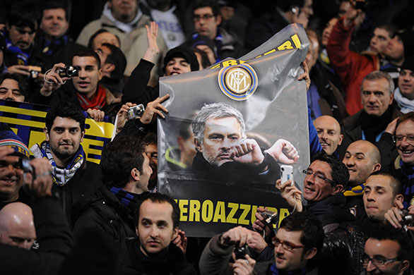 Chelsea v Inter: Inter fans with a poster of Mourinho