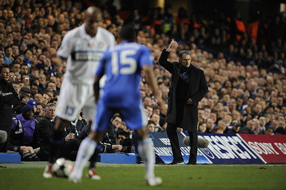 Chelsea v Inter: Mourinho gestures as Maicon takes on Malouda