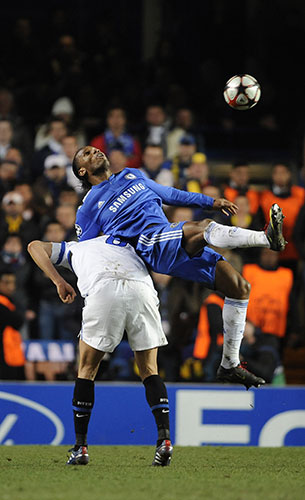 Chelsea v Inter: Drogba and Lucio get in a tangle again