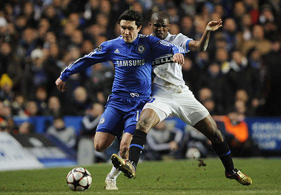 Chelsea v Inter: Eto'o tries to barge Zhirkov off the ball