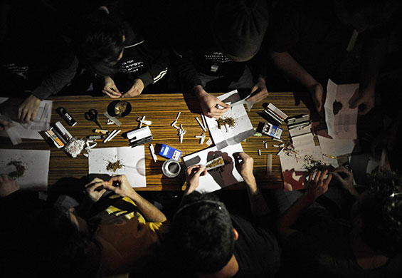 24 hours in pictures: Students take part in a joint-rolling competition in Beersheba, Israel