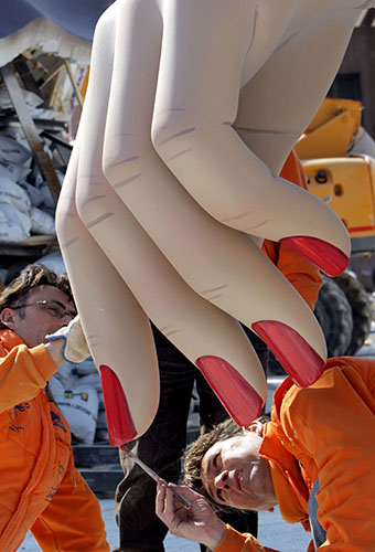 Las Fallas in Valencia: Preparations of Las Fallas in Valencia