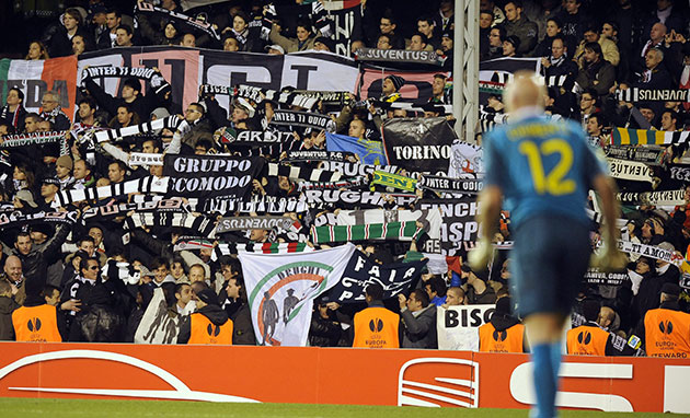 Europa League: Juventus celebrates Trezeguet's goal 