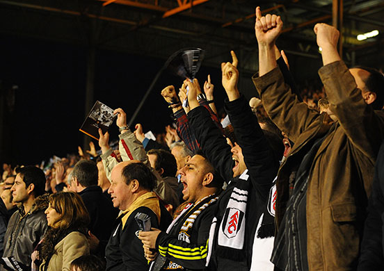 Europa League: Fulham fans celebrate an amazing 4-1 victory over Juventus