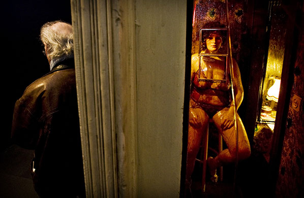 24 hours in pictures: Amsterdam's Historic Museum shows a piece of the Hoerengracht exhibition