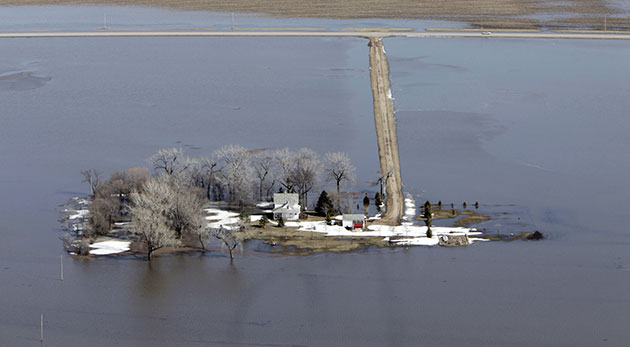 24 hours in Pictures: Flooding in North Dakota