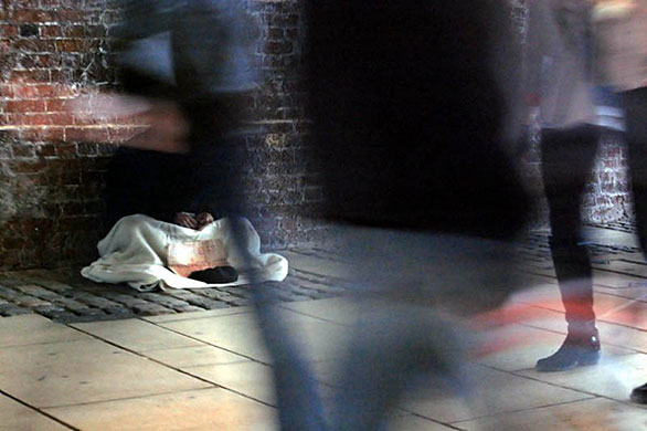 Anthony Davies' assign: Anthony Davies participates in the capturing movement monthly assignment