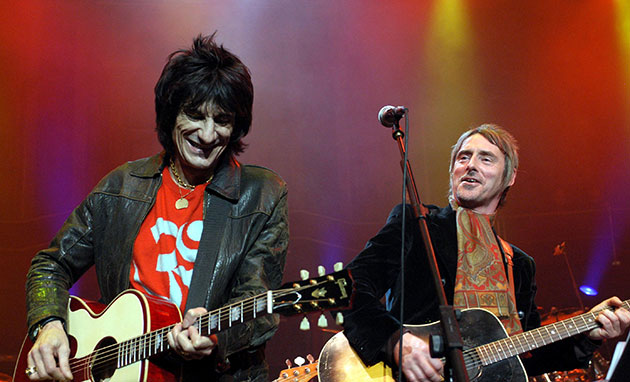 Paul Weller Timeline: Ronnie Lane and Paul Weller perform at The Royal Albert Hall