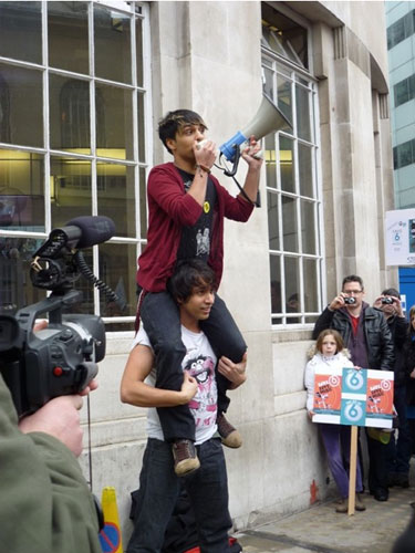 Save 6 Music protest: Mirrorkicks