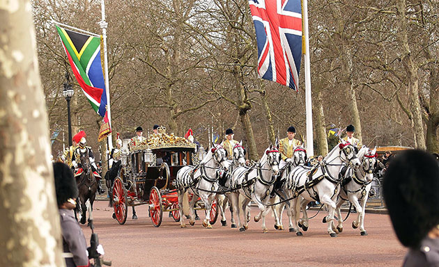 Jacob Zuma visits London: A carriage carrying Queen Elizabeth II and Jacob Zuma
