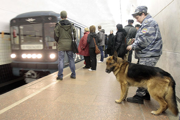 moscow bombs aftermath: Security forces at Lubyanka metro station in Moscow