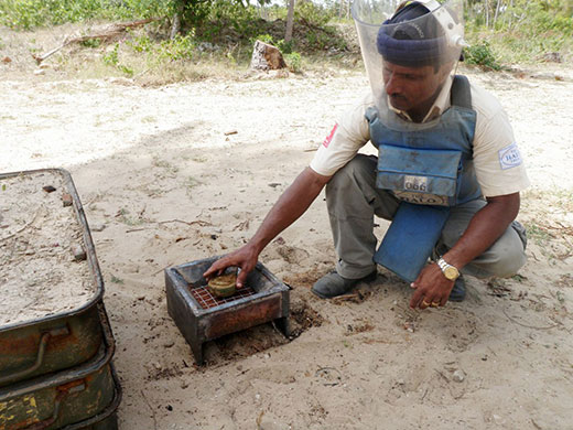 landmines: clearing landmines