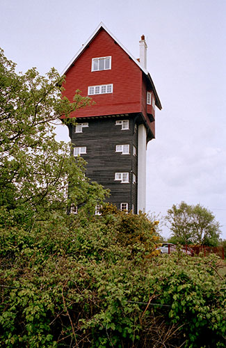 Funny buildings: The House in the Clouds, Thorpeness