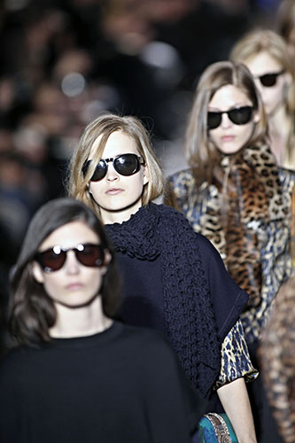 Paris Fashion Week: Paris Fashion Week Dries Van Noten