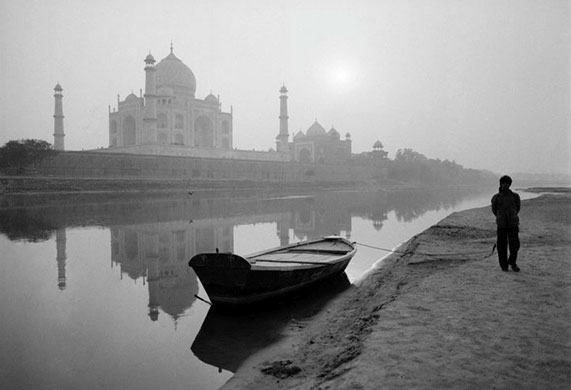 Oxfam auction: Photography Auction in aid of Oxfam’s Samoan Tsunami Appeal