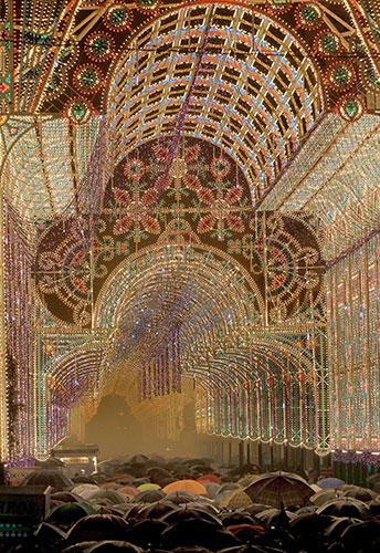 24 hours in pictures: The Falles lighting in Valencia