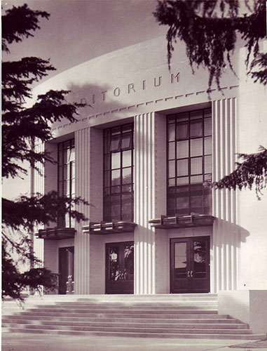 New Deal: An elegant 1930's municiple building