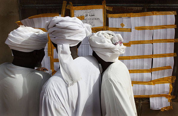 Sudan elections: Sudanese voters check their names on the election list