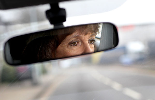 election : esther rantzen canvasses in luton