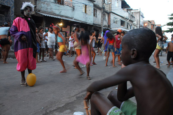 Te Vejo Maré: Fancy dress in the streets during Carnival