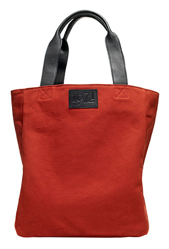 Key trends: Red: Canvas bag