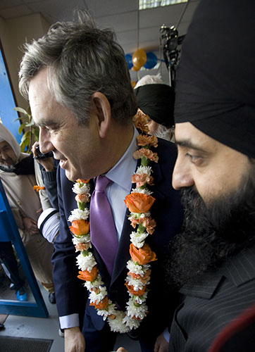 Behind the scenes: 13 April 2010: Gordon Brown at a  Sikh Temple, Derby