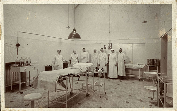 Brighton Royal Pavilion: Brighton Royal Pavilion as first wolrd war hospital for Indian soldiers.