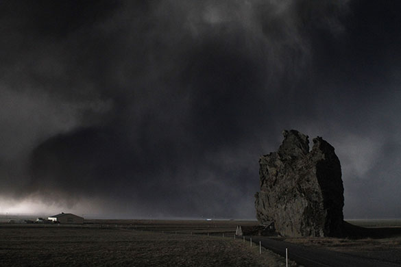 Volcano in Iceland: A huge ash cloud looms over the Icelandic south coast