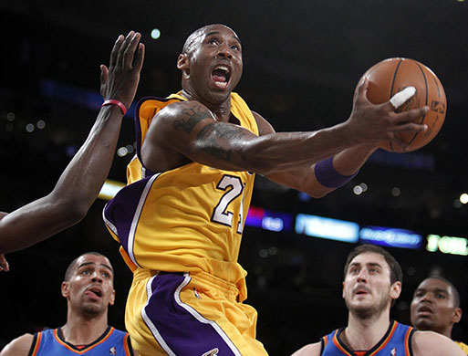 24sport: Los Angeles Lakers guard Kobe Bryant shoots against Oklahoma City Thunder