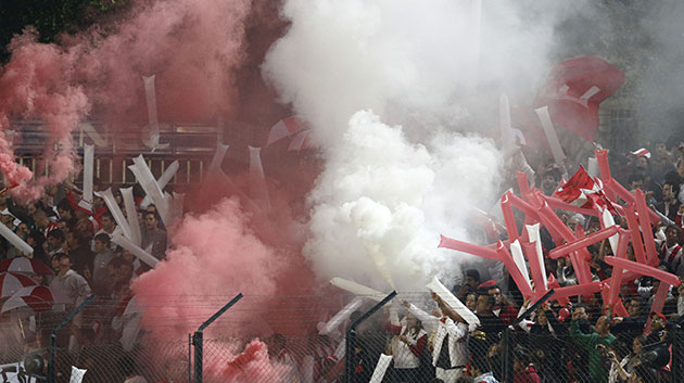 24sport: Fans of Estudiantes de la Plata of Argentina cheer on their team