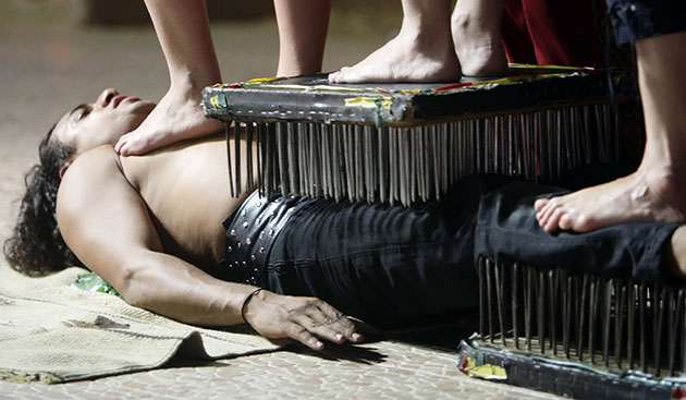 24 hours in pictures: Sharm el-Sheikh, Egypt: A tourist entertainer