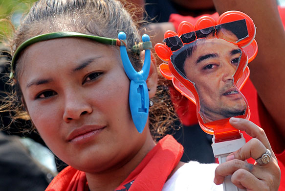 Thailand's red shirt demo: Thainland's red shirt protests continue 